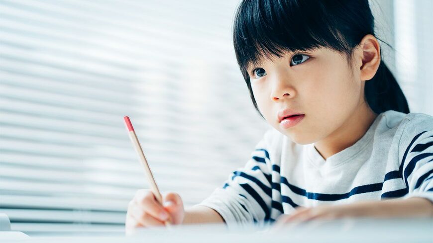 知能検査を受ける子どもイメージ