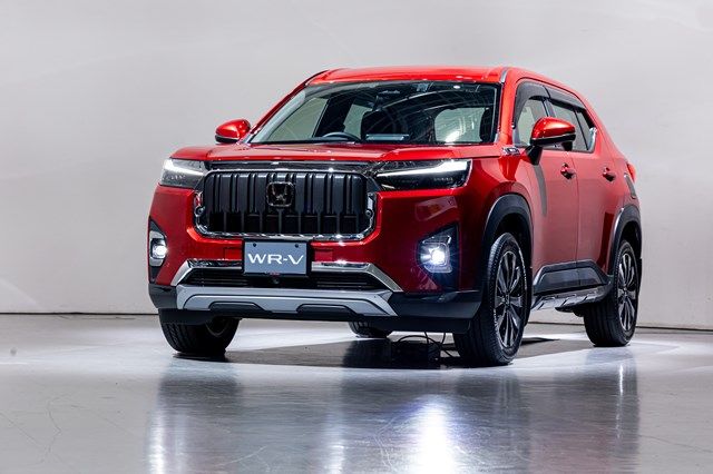 ホンダの新型SUV「WR-V」（写真：三木宏章）