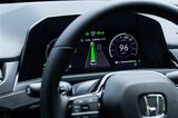 ホンダ量販モデル初のハンズオフ機能を搭載した「アコード e:HEV Honda SENSING 360＋」（写真：三木 宏章）