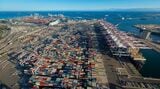 アメリカ西海岸のロサンゼルス港とロングビーチ港は、米中貿易のアメリカ側の玄関口だ（写真はロングビーチ港のウェブサイトより）
