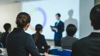 業績は右肩上がりなのに日本の生産性が低い原因