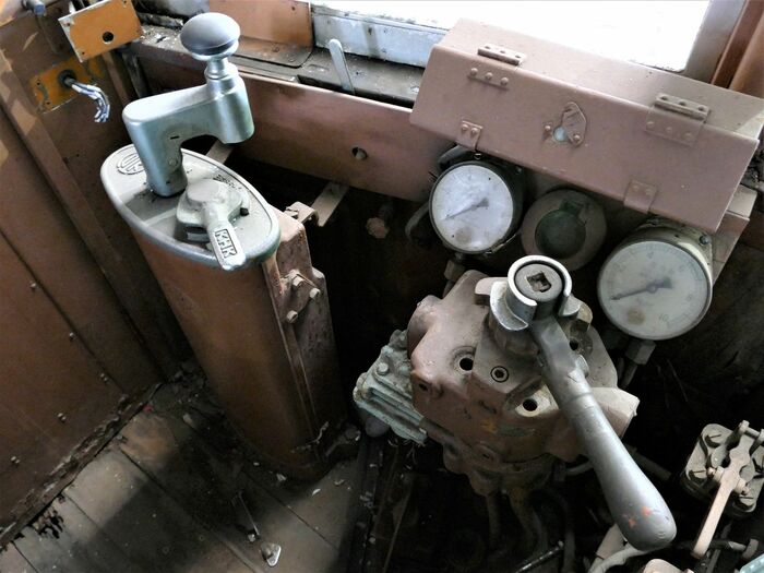 修復作業に入る前のデハ230形