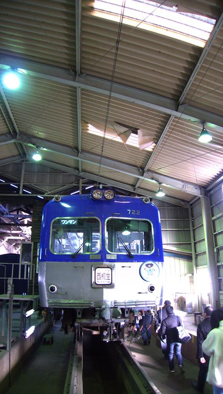 大胡車庫内700形