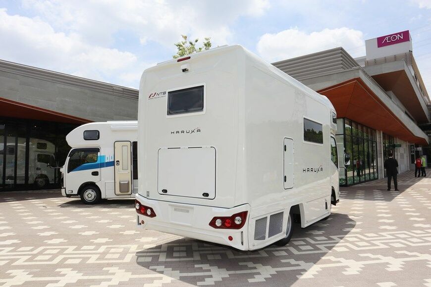 日本特種ボディーの新型キャンピングカー「ハルカ」