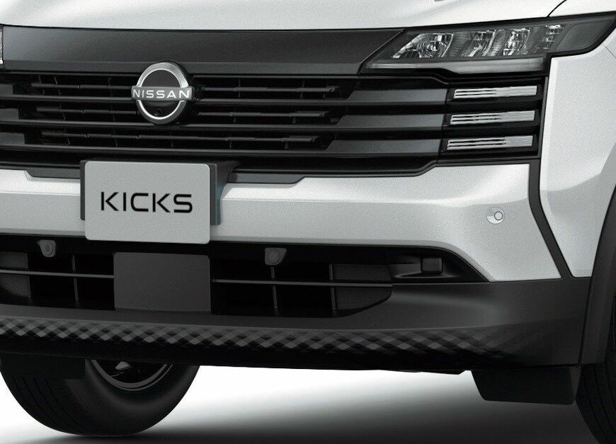 2026年6月18日に発売した日産の新型「キックス」と、その発表会の様子（写真：日産自動車）