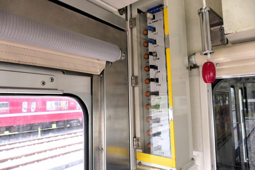 京急2100形の乗務員室