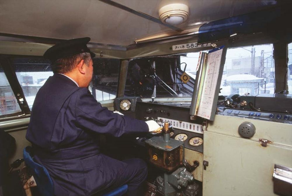 583系「はつかり」の運転台（筆者撮影）