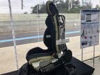 ホールド製の高い専用設計のレカロシート