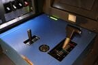 加速やブレーキはこのハンドルで調整する