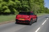 ルーフがオプションのグラデーションカラーの塗り分け（写真：MINI）