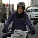 横浜流星が演じる新聞配達をしながら大学に通う就活生・木下亮役は映画版にはなかった新たな役回りだ（写真：Netflix）
