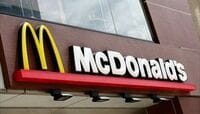 マクドナルド 利益半減の驚愕 メニュー全般が苦戦、社長交代の成果は出せるか