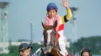 新聞記者が騎乗を仲介､競馬界の不可思議 競走馬と騎手をつなぐ仲介者の意外な真実