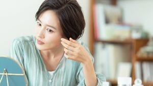 国内有名作家加茂美智子さんラビちゃん 藤原美智子さん67歳「今はまだグレイヘアを選ばない」。白髪や薄毛の