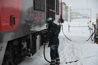JR貨物列車に同乗取材｢定時運行の敵｣雪との戦い 青森―札幌間