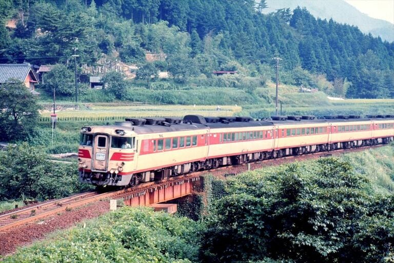 キハ80系｣､全国に特急網を広げた気動車の記憶 国鉄非電化路線を駆けた