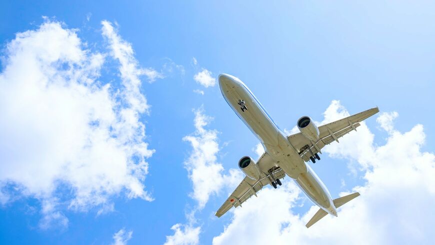 今回は航空業界での飲酒対策とアルコールに依存しないストレス発散方法を追いかけます（写真：TOSHI.K／PIXTA）この記事の画像を見る(◯枚)