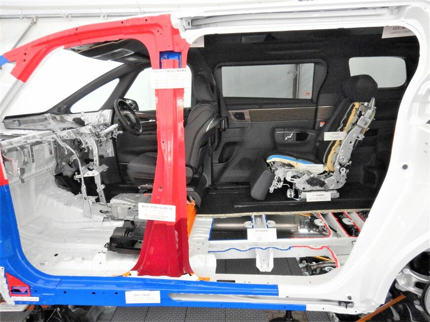 新型アルファード/ヴェルファイアのディテール（筆者撮影）