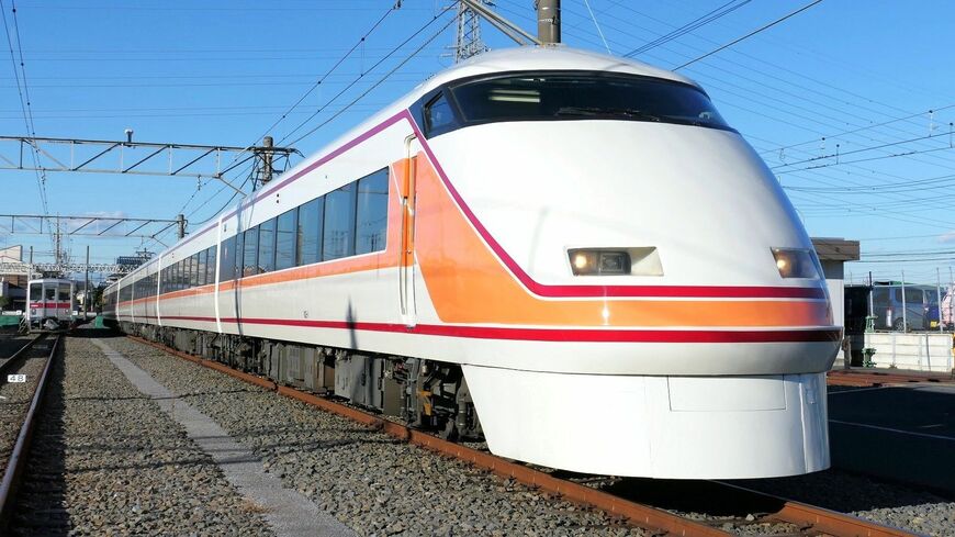 東武鉄道100系特急車両「スペーシア」オリジナルカラーリング
