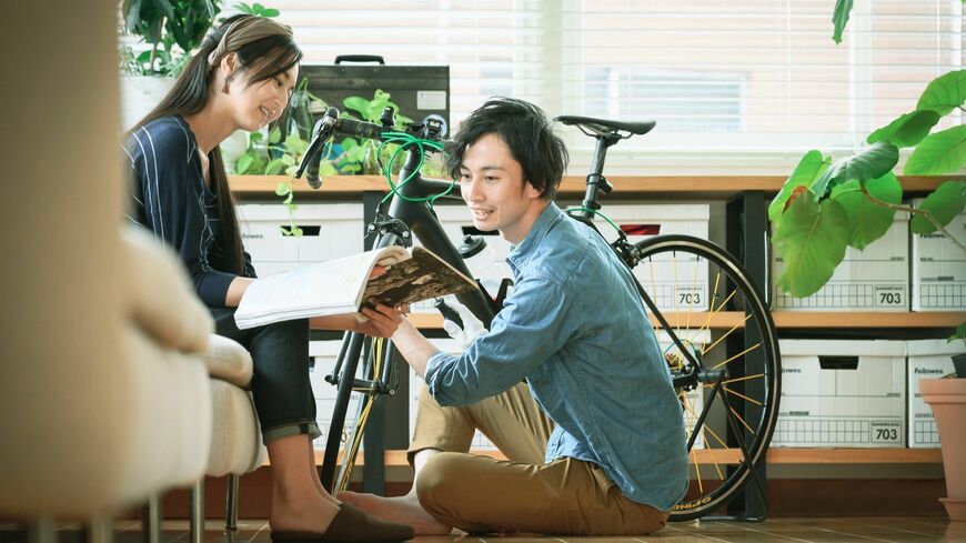 堂々巡りの会話は「苦痛」ではなく、むしろ「当たり前」だという（写真：玄武／PIXTA）