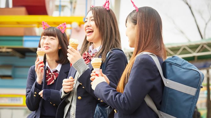 女子高生はなぜ なんちゃって制服 を着るのか イマドキのline事情 東洋経済オンライン 社会をよくする経済ニュース