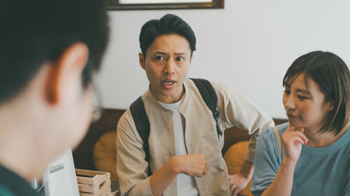 判断しづらい「クレーム」と「カスハラ」の区別の方法を解説します（写真：mits／PIXTA）