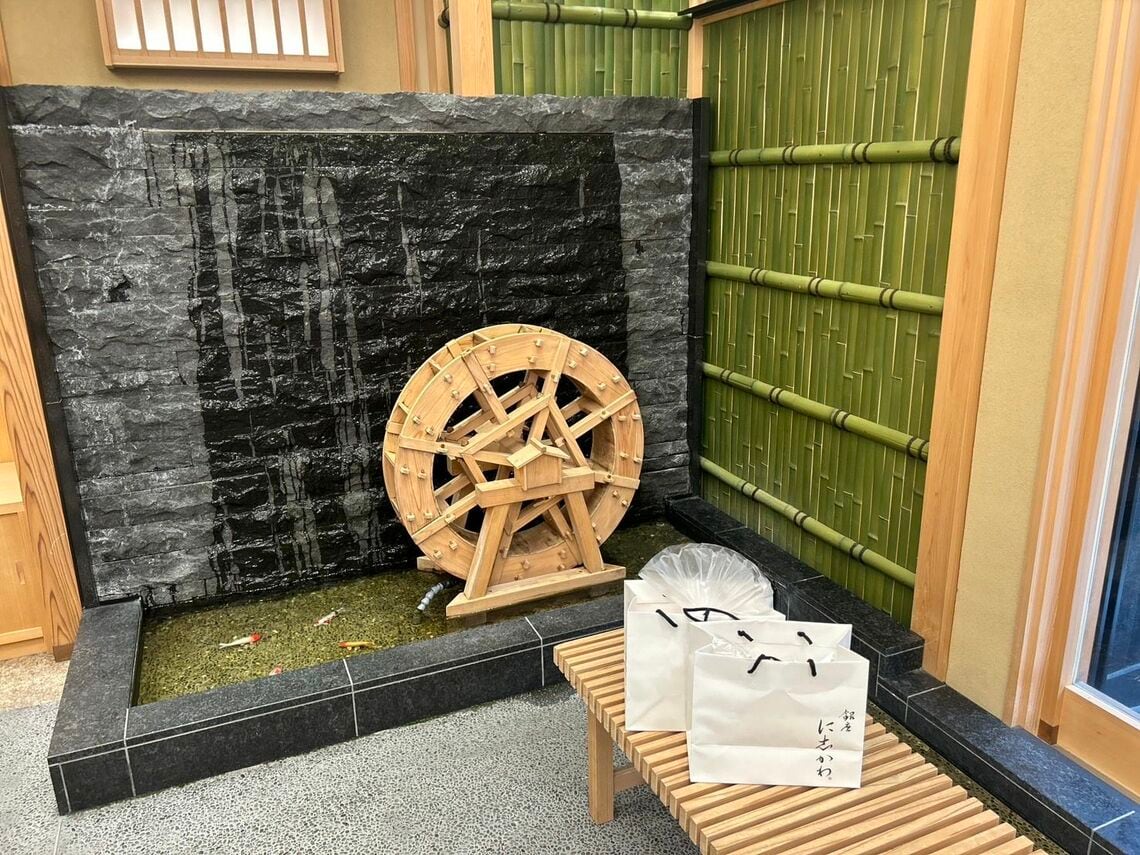 『銀座に志かわ』の内観。店内はシンプルで高級感が漂う（写真：筆者撮影）