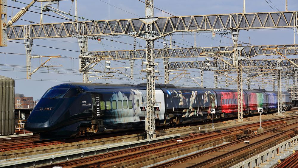 世界最速｢走る美術館｣､現美新幹線なぜ引退? 現代アートも車両の老朽化