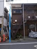 急過ぎる階段その２