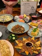 夫のロマチさんは毎年SHIORIさんの誕生日にはSHIORIさんのレシピ本からフルコースを作ってくれるそう（写真提供：SHIORIさん）