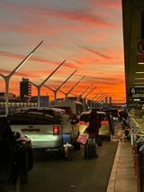 早朝のロサンゼルス国際空港にて（筆者撮影）