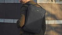 スーツに不適切？は古い､ビジネス｢バックパック｣の進化が止まらない“装いにもアクティブなポイントを作る”と差がつく