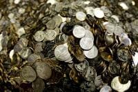 約2か月ぶり円安、1ドル100円突破 欧米市場でも麻生発言を材料視