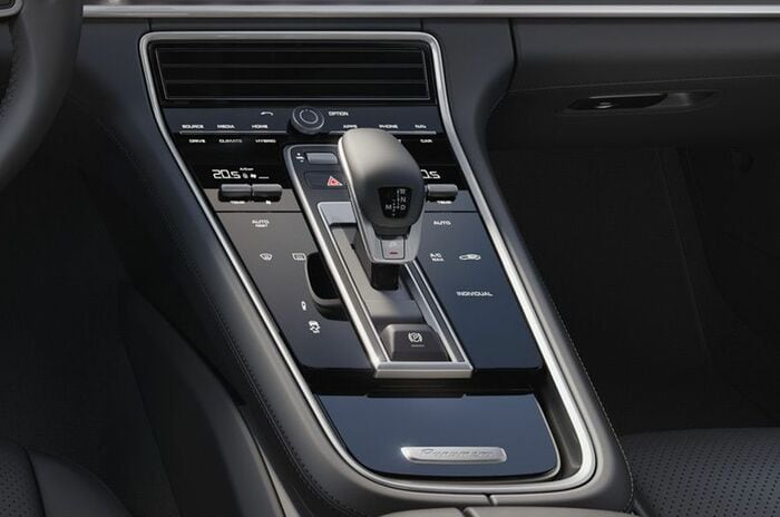 ポルシェ パナメーラ 4 E-ハイブリッド｜Porsche Panamera 4 E-Hybrid
