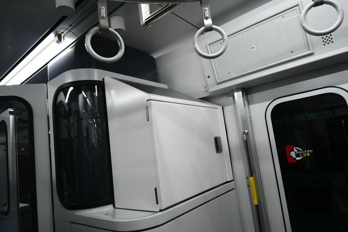 自動列車運転装置はここに搭載されている