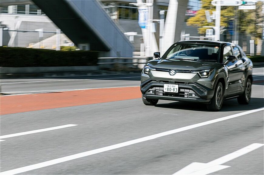 スズキの新型BEV「eビターラ」（写真：三木 宏章）