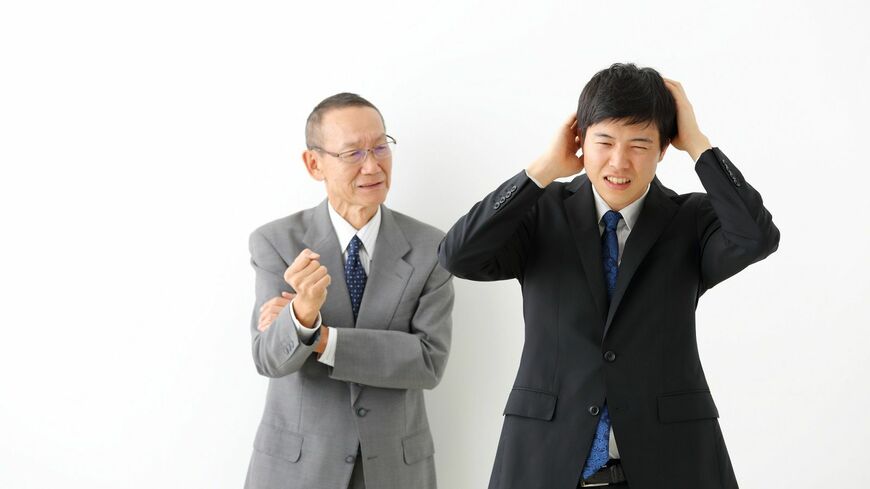 働かないおじさん以上に、企業が頭を悩ませるのが「働いている風おじさん」です（写真：【IWJ】Image Works Japan／PIXTA）