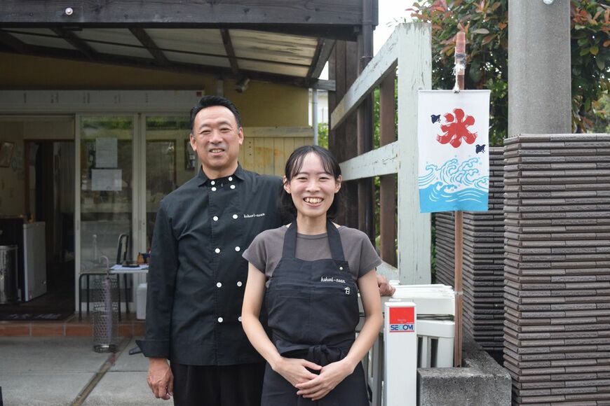 石附さんと、長女で店長の千尋さん。家族を中心に、店のスタッフたちが心地よい雰囲気をつくっていた（写真：筆者撮影）