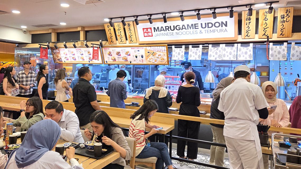 ジャカルタの丸亀製麺の店舗内の様子