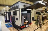 ダイレクトカーズの小型キャンピングトレーラー「ノマドア」（写真：筆者撮影）