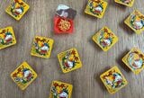 以前は完全密封で、フタに指をボスッと刺して開けるスタイルだったが、数年前から左上にめくり口がついた（筆者撮影）