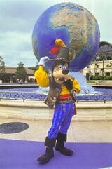 ディズニーシーのプレスレビュー（写真：2001年8月2日、吉野純治撮影）
