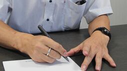 ｢1本･5万9400円って正気か?!｣と思わず困惑も…ゼブラが常識破りの《超高級ボールペン》で狙う"たしかな勝機"