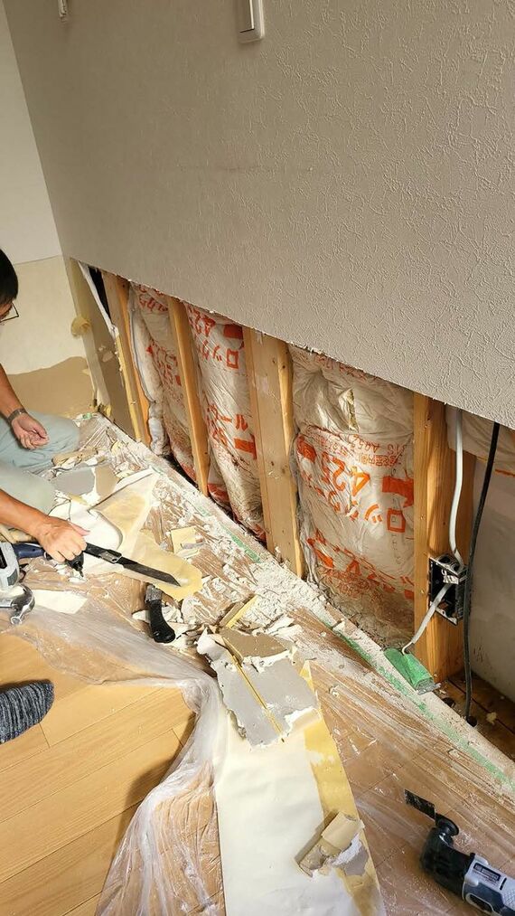 壁をカット