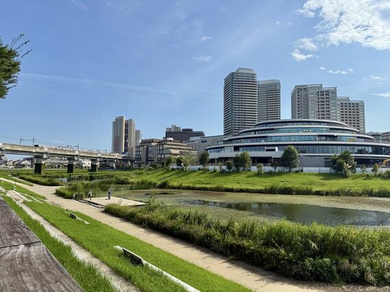 「柏の葉アクアテラス」の隣接地の風景