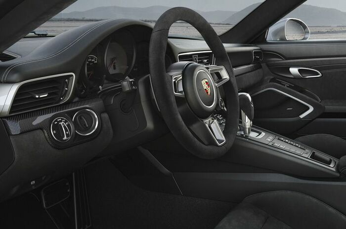 ポルシェ 911 カレラ 4 GTS｜Porsche 911 Carrera 4 GTS