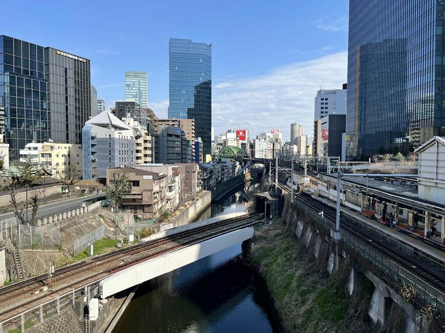 御茶ノ水駅の聖橋からの風景（筆者撮影）