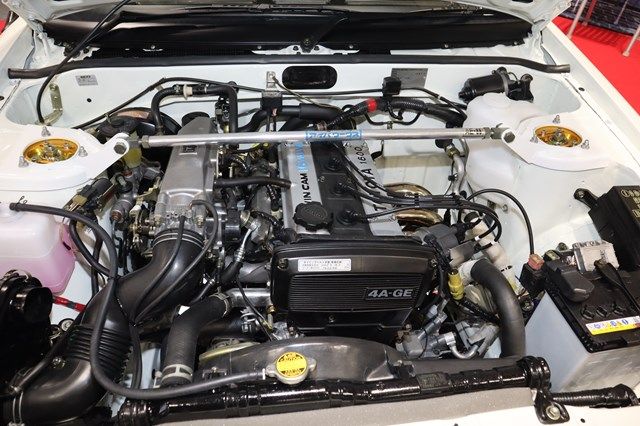 ネッツトヨタ富山がレストアしたAE86型「カローラレビン」（写真：筆者撮影）