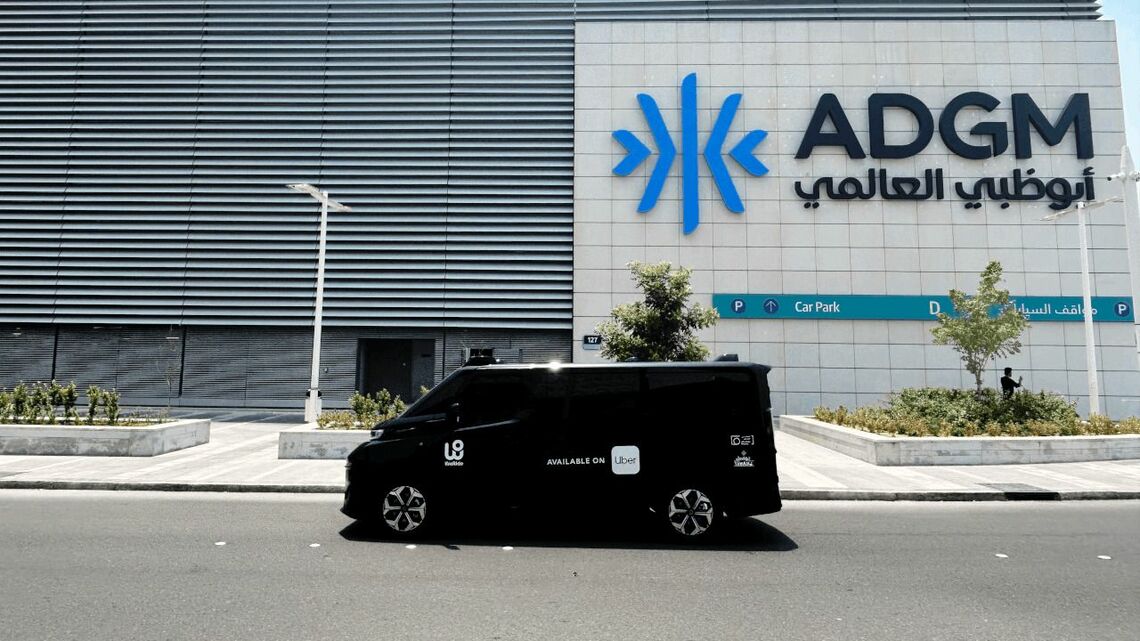 ウィーライドは事業の海外展開をアグレッシブに推し進めている。写真はアラブ首長国連邦のアブダビで運行する同社のロボタクシー（ウィーライドのウェブサイトより）