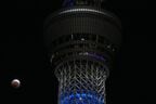 月食と東京スカイツリー